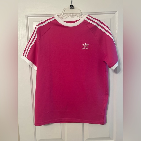 Girls adidas tshirt - Picture 2 of 3